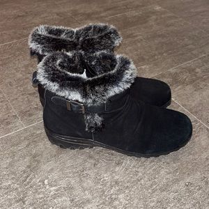 Khombu Lindsey Boots